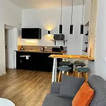 Le Quarante Cinq -1 *