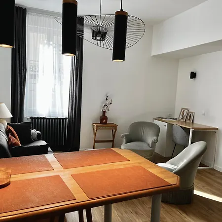 Le Quarante Cinq -1 *