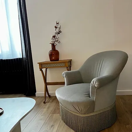 Le Quarante Cinq -1 Apartment *